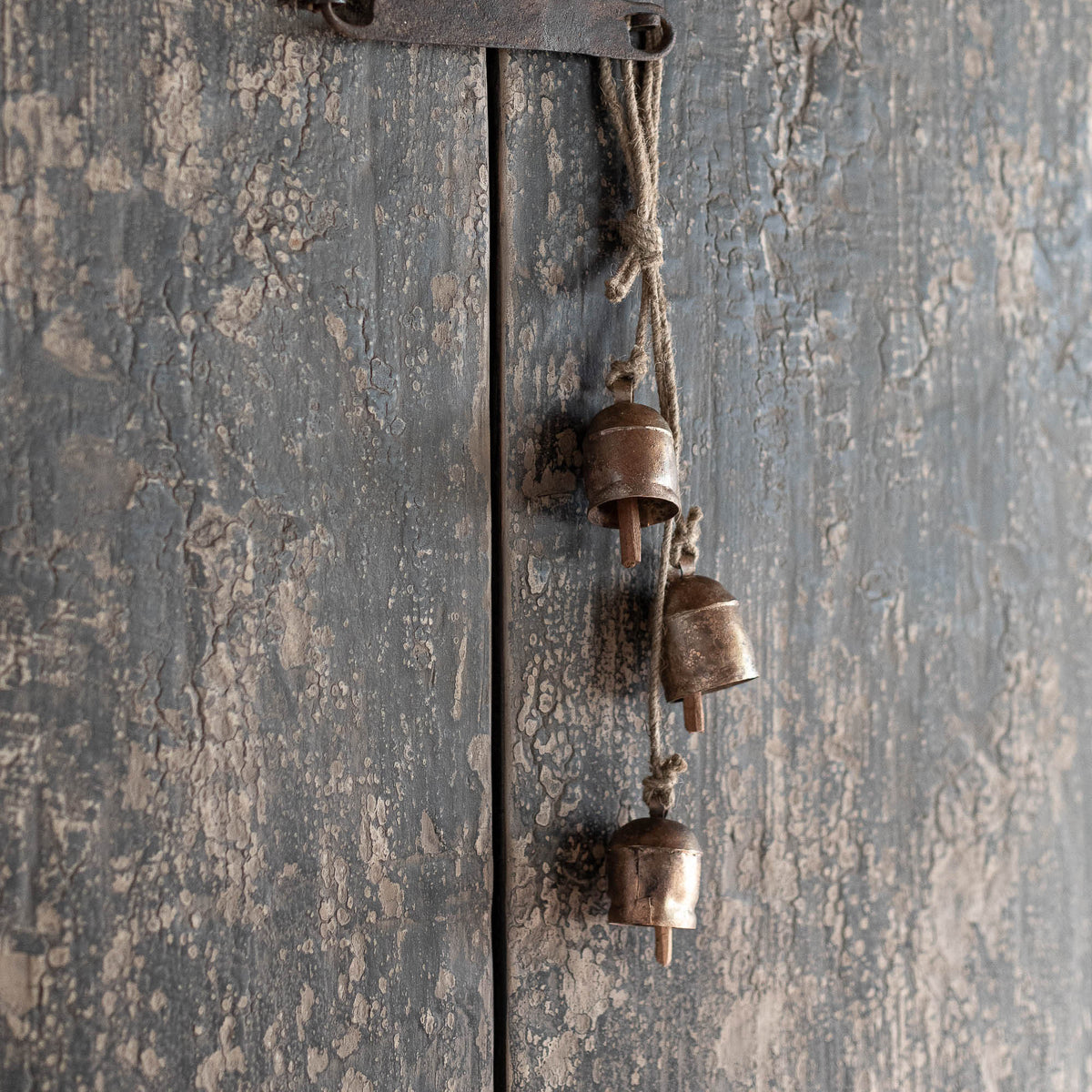 rustic metal hanging 4 bells — MUSEUM OUTLETS