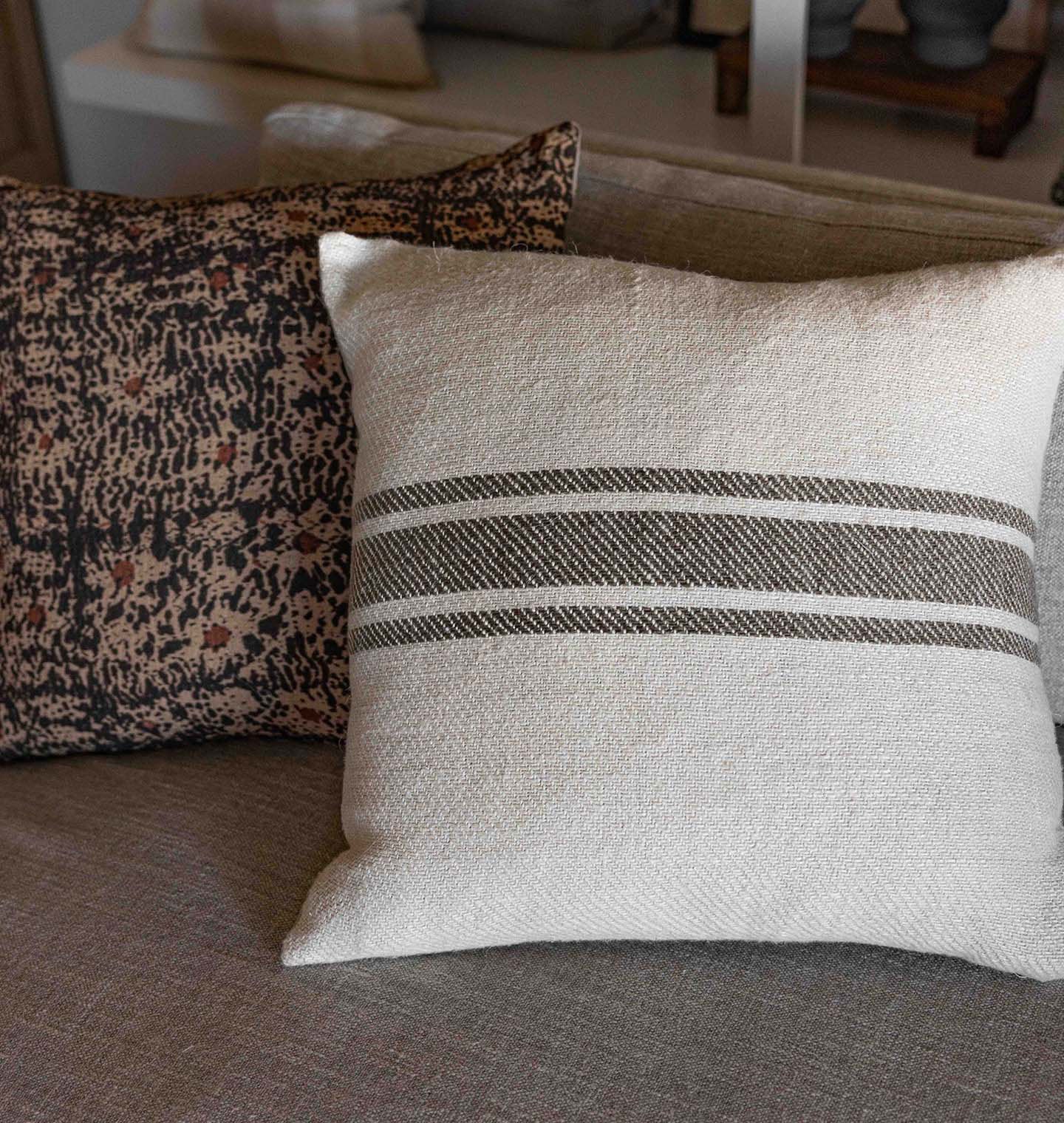 Shoppe Amber Interiors August Pillow - Thumbnail 3