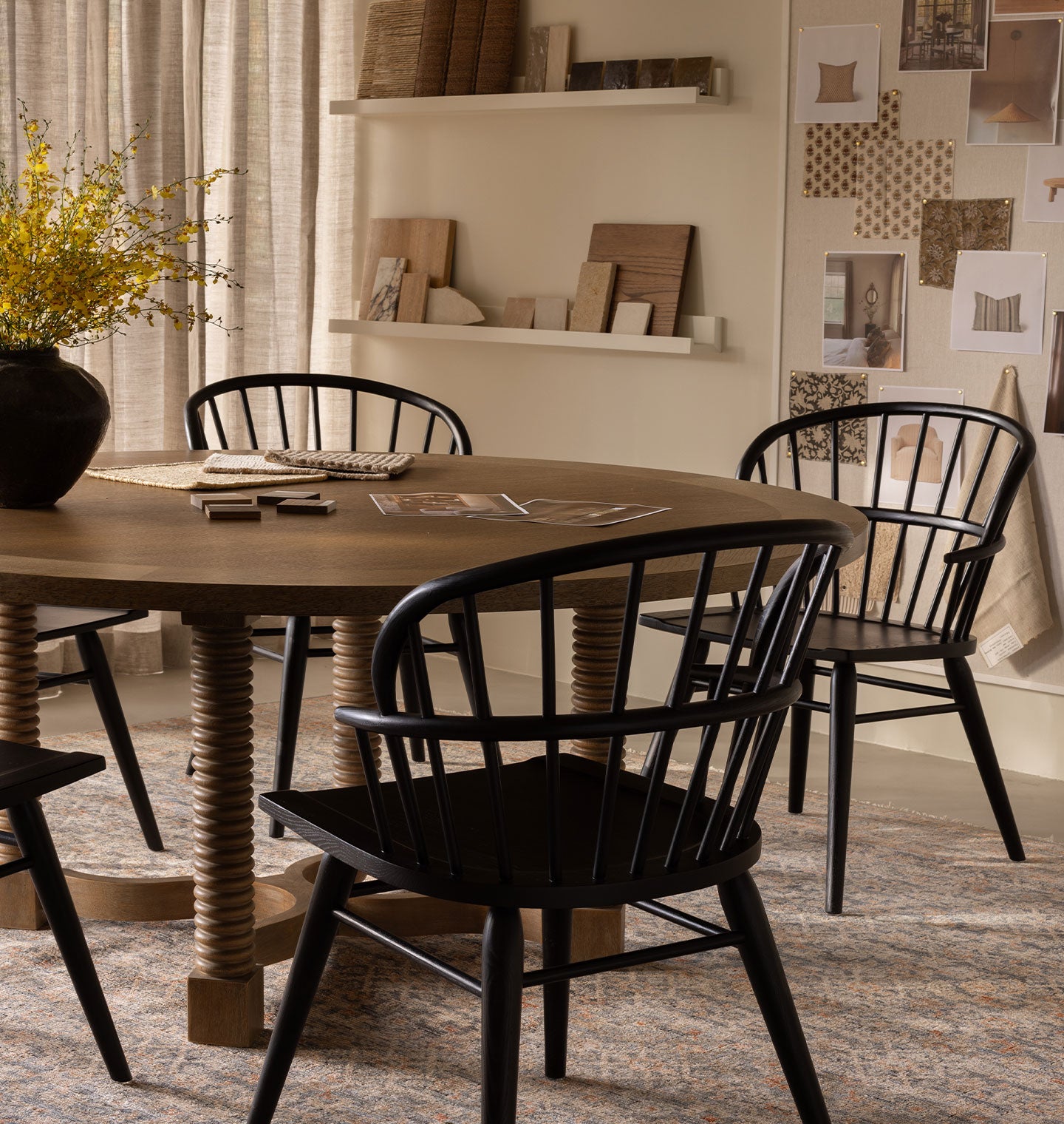 Barrett Round Dining Table - Thumbnail 3