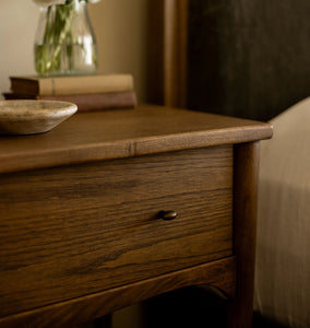 Lizzy Nightstand