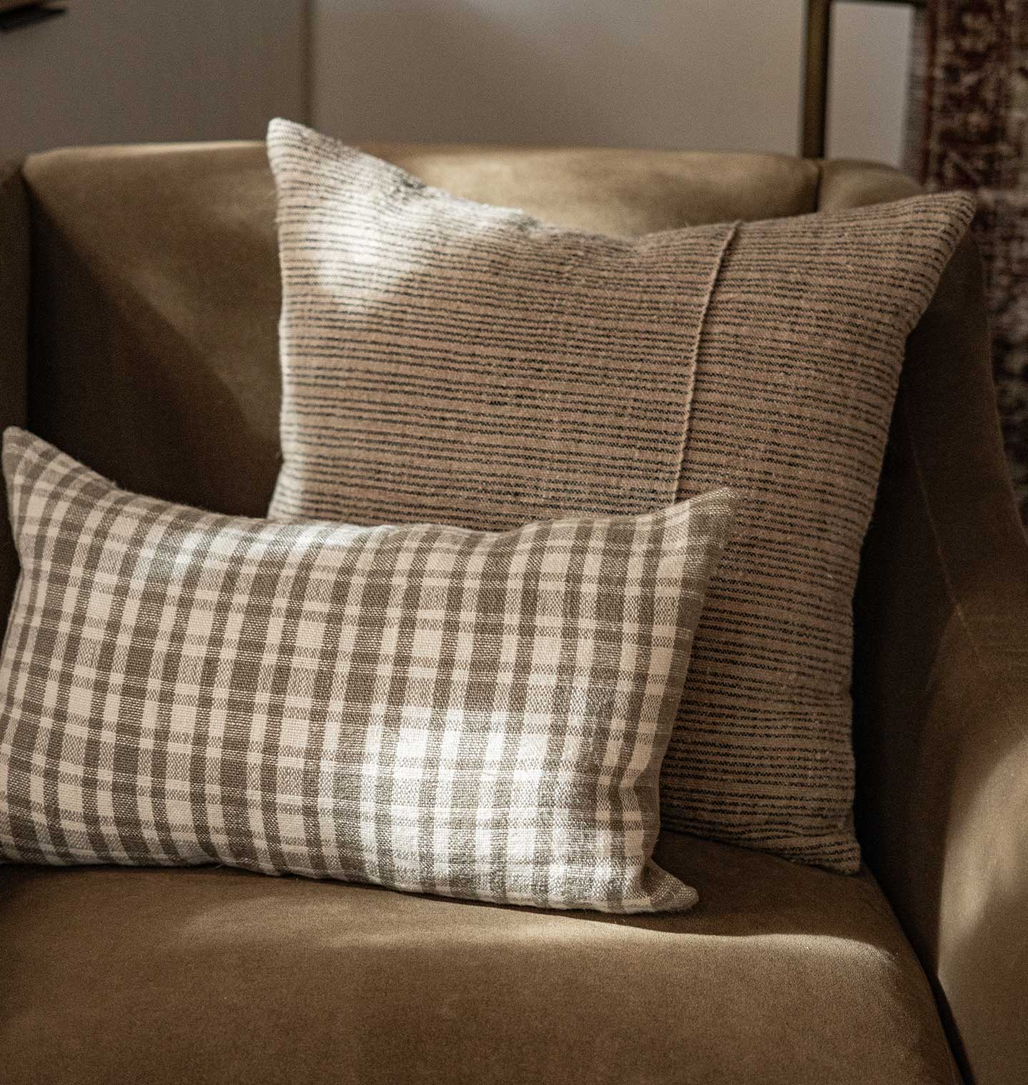 Shoppe Amber Interiors Bower Lumbar Pillow - Thumbnail 3