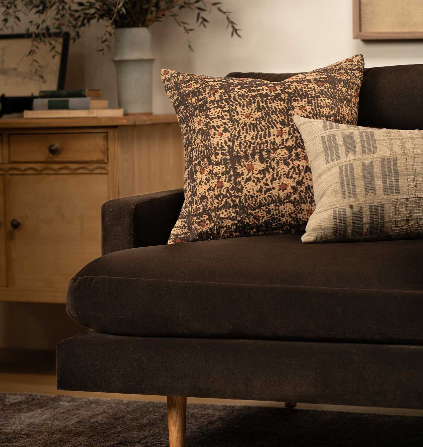Shoppe Amber Interiors Lila Pillow - Thumbnail 5