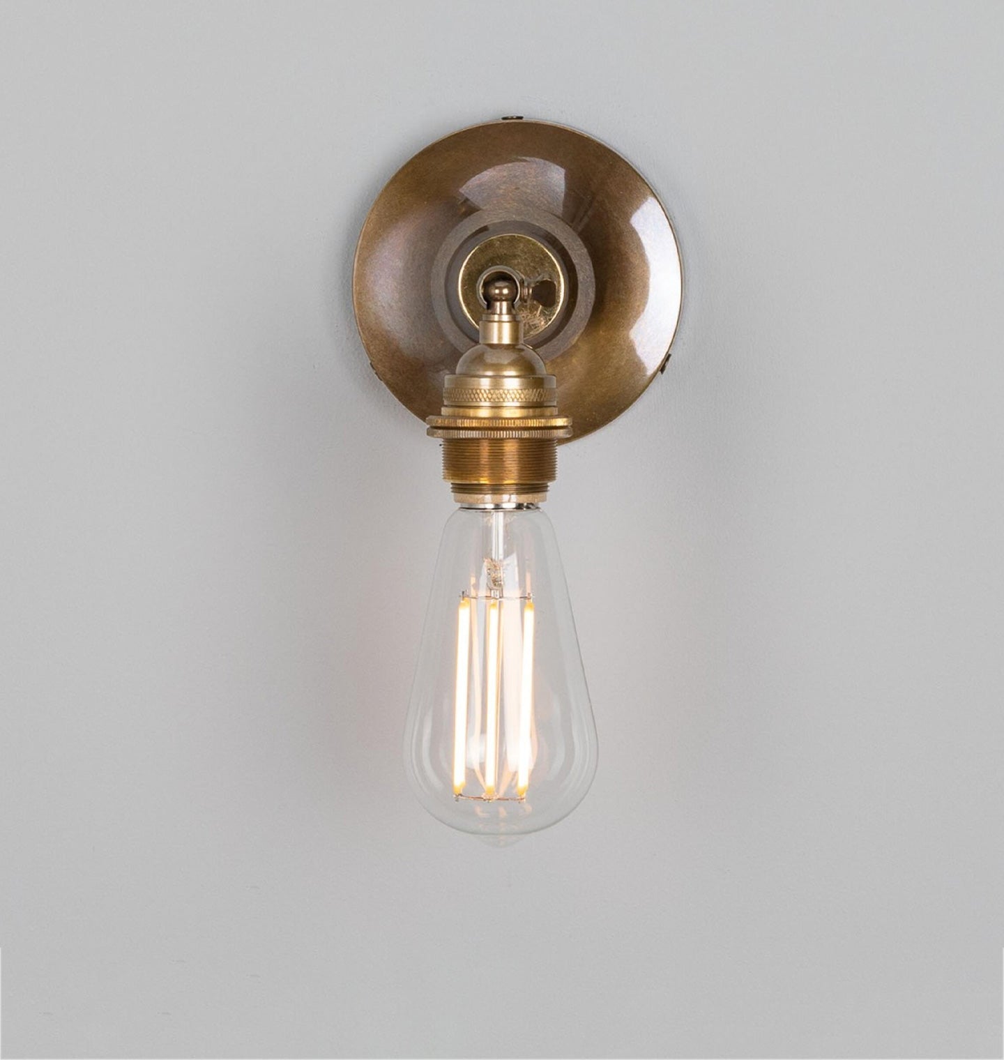 Chelsea Antique Brass Wall Sconce - Thumbnail 4