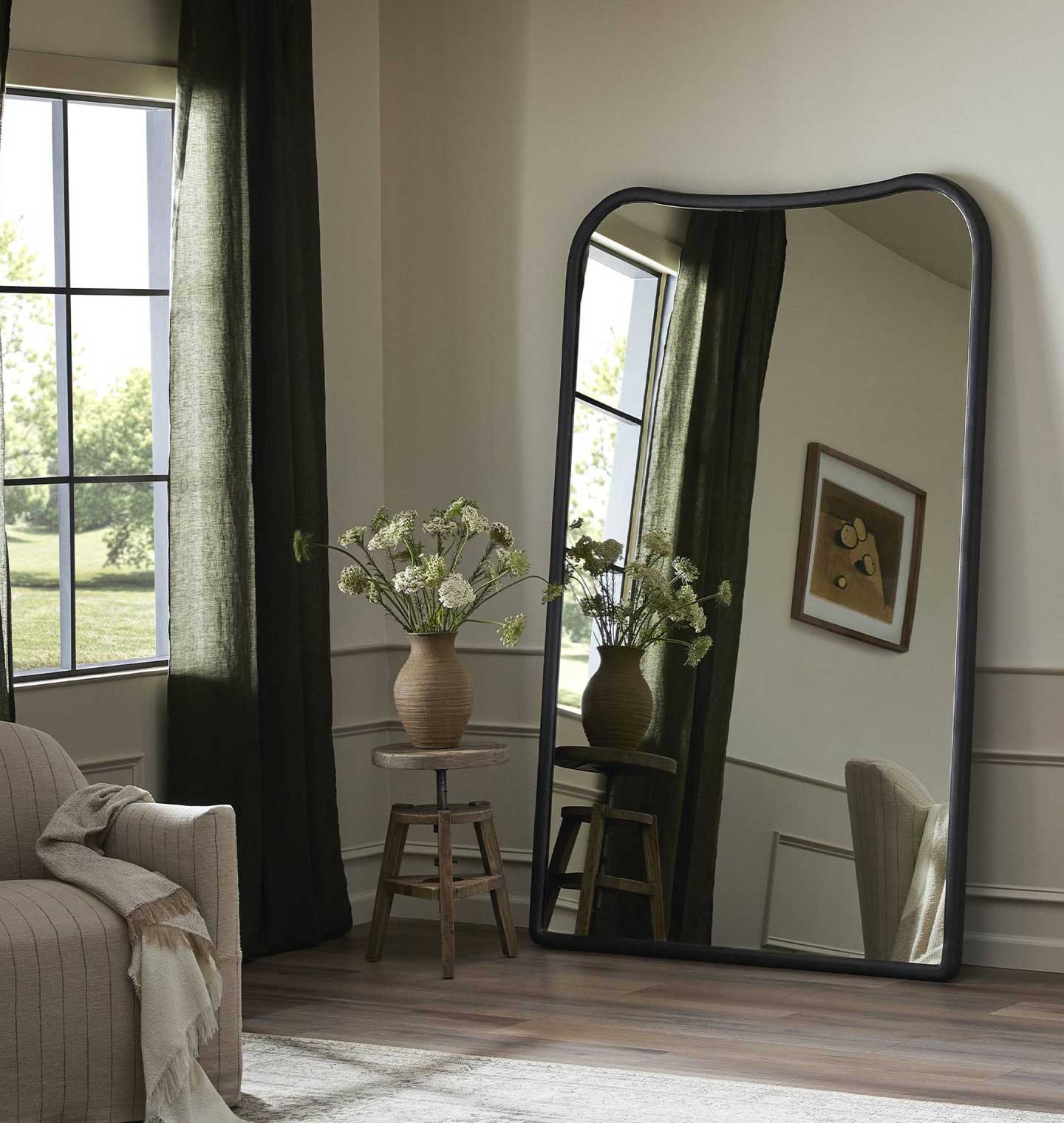 How to Choose a Full-Length Mirror That Actually Flatters
