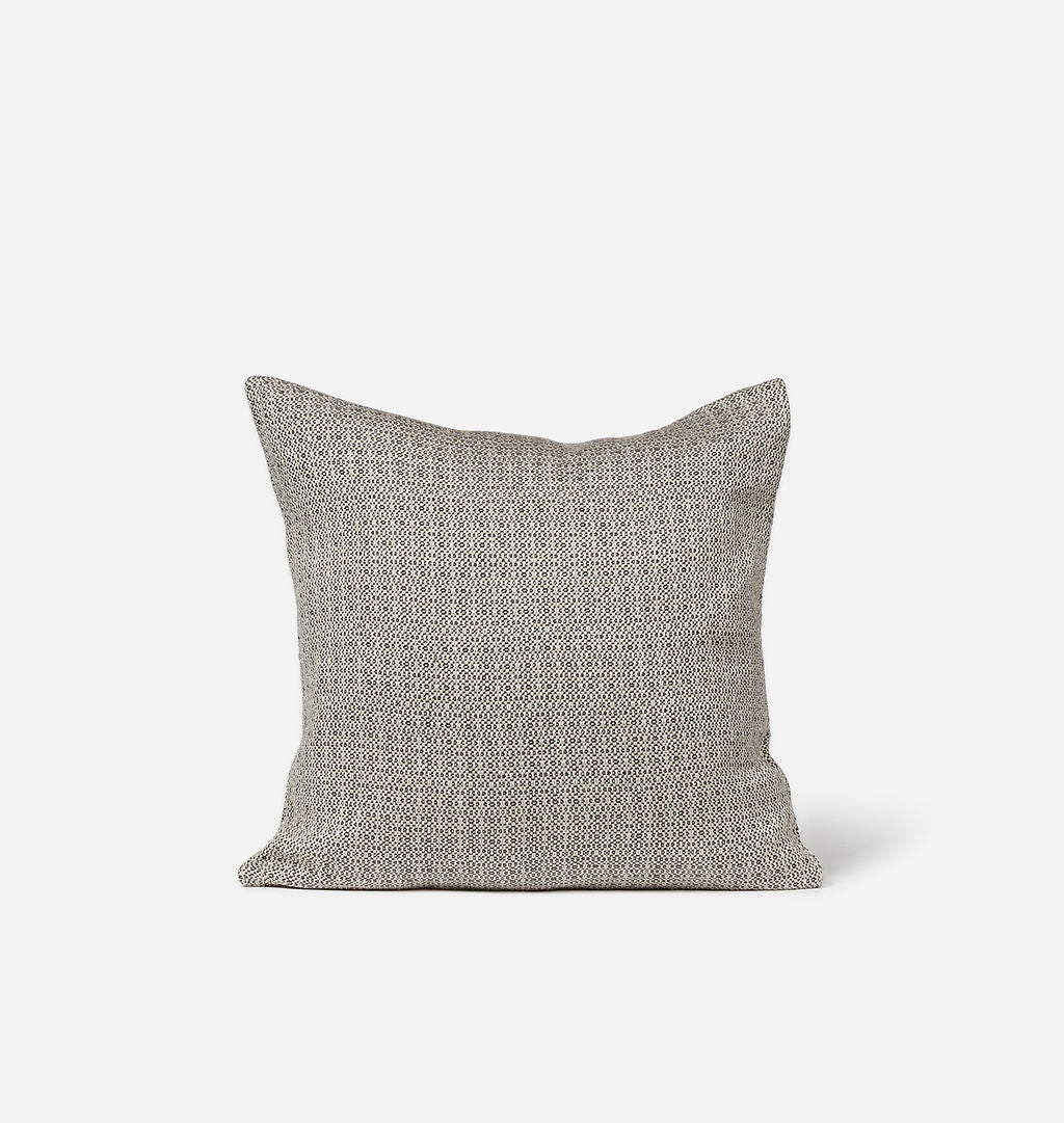 Anni Indoor/Outdoor Pillow 20