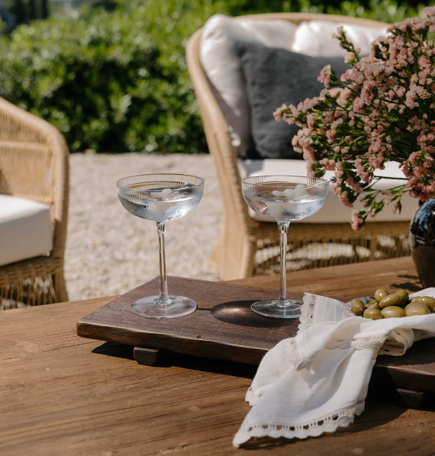 Lyla Martini Glass - Thumbnail 2