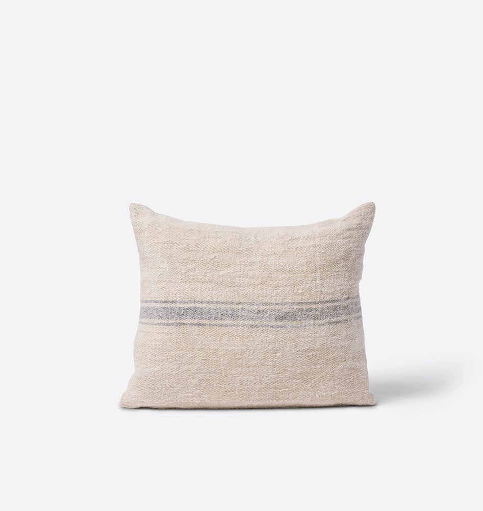 Lua Vintage Pillow 17