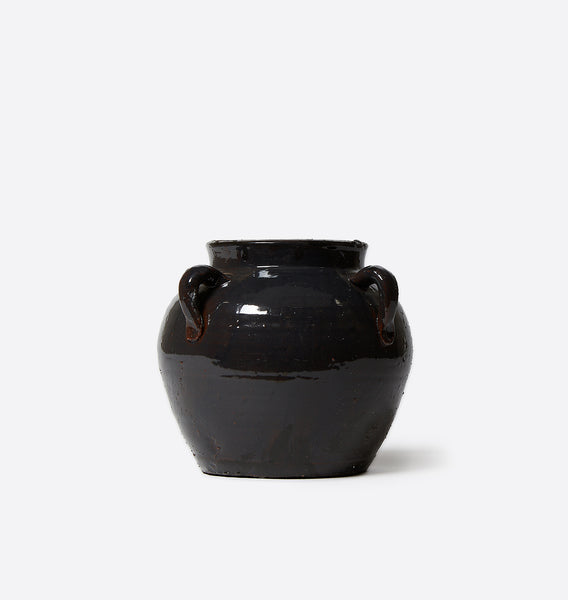 https://shoppe.amberinteriordesign.com/cdn/shop/products/CO-VS-8729-FoundClayPot_109f2136-eba7-4bd8-8cd0-7f7a9f8c1d2a_grande.jpg?v=1682444767