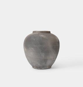Kyros Clay Vase