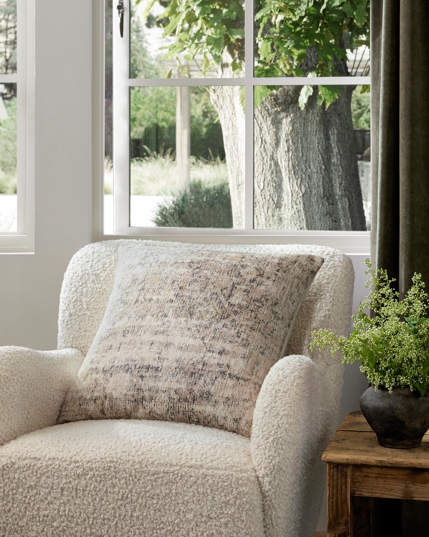 Amber Lewis x Loloi Larkspur Pillow - Thumbnail 4