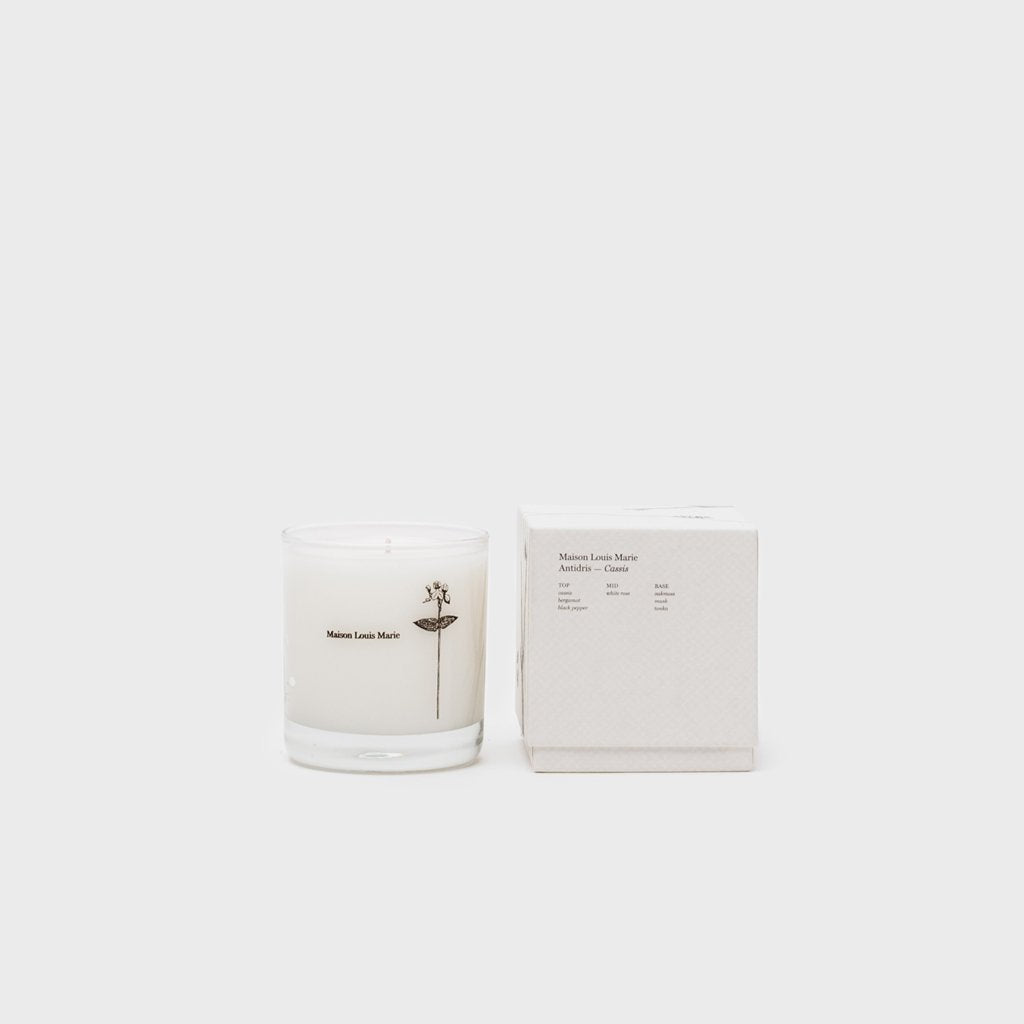 Maison Louis Marie Antidris Cassis - Candle - White - 230 requests
